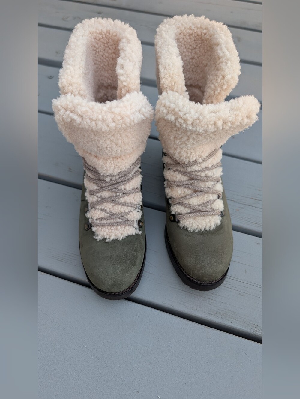 UGG Olive Suede Lace-Up Shearling Boots with Cream Fur Sz 6